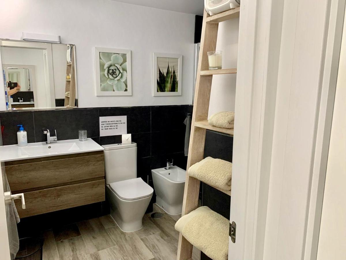Apartment Paseo Aguadulce  Exteriör bild